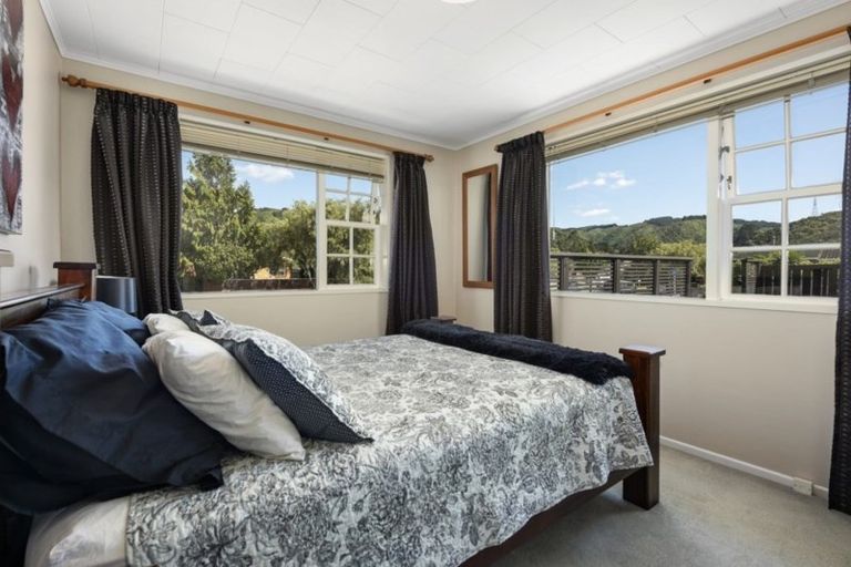 Photo of property in 14 Roband Crescent, Brown Owl, Upper Hutt, 5018