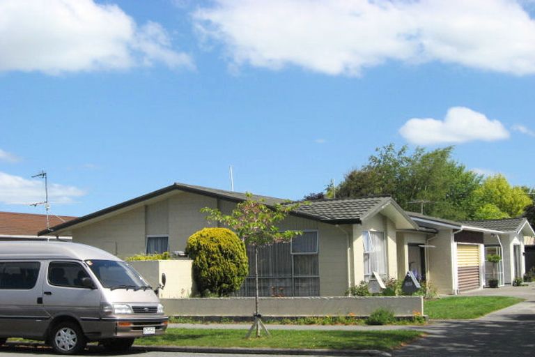 Photo of property in 39 Ambleside Drive, Burnside, Christchurch, 8053