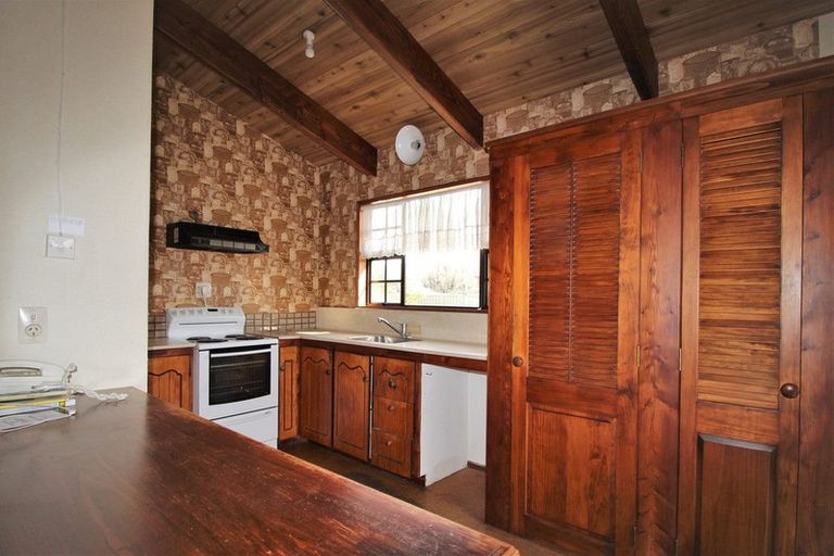 Photo of property in 12 Ashworth Street, Alexandra, 9320