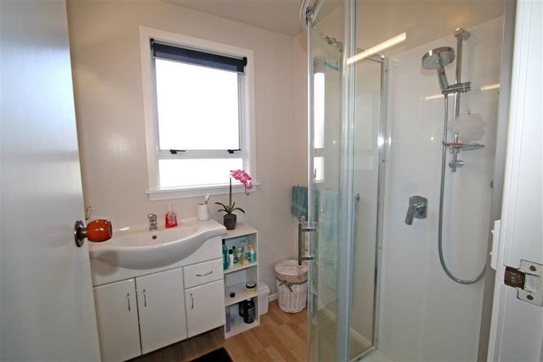 Photo of property in 42 Awanui Street, Merrilands, New Plymouth, 4312