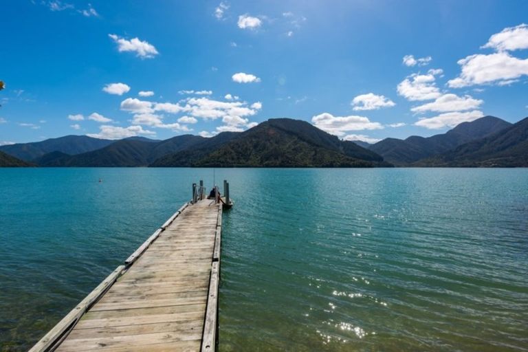 Photo of property in 712 Moetapu Bay Road, Moetapu Bay, Picton, 7282