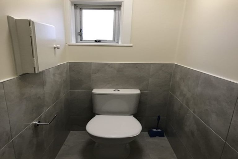 Photo of property in 19 Lyford Crescent, Sunnynook, Auckland, 0620