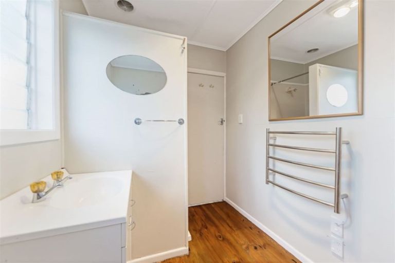 Photo of property in 75 Stanmore Bay Road, Stanmore Bay, Whangaparaoa, 0932