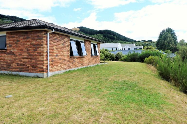 Photo of property in 70 Kirton Drive, Riverstone Terraces, Upper Hutt, 5018