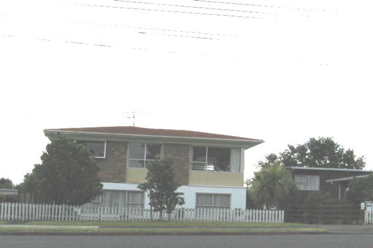 Photo of property in 2/238 Forrest Hill Road, Forrest Hill, Auckland, 0620