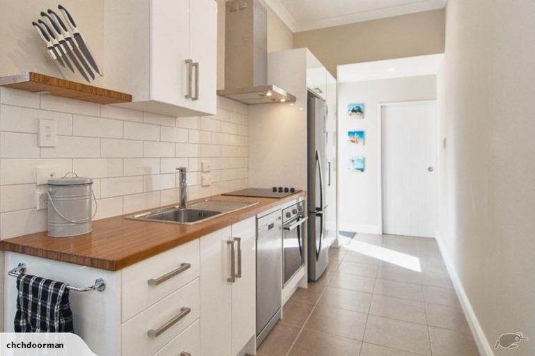 Photo of property in 4 Cleveland Street, Edgeware, Christchurch, 8013