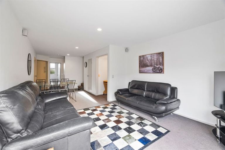 Photo of property in 2/88 Mathesons Road, Phillipstown, Christchurch, 8011