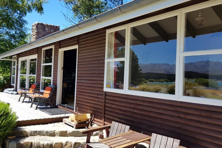 Photo of property in 1 Pioneer Drive, Lake Tekapo, 7999