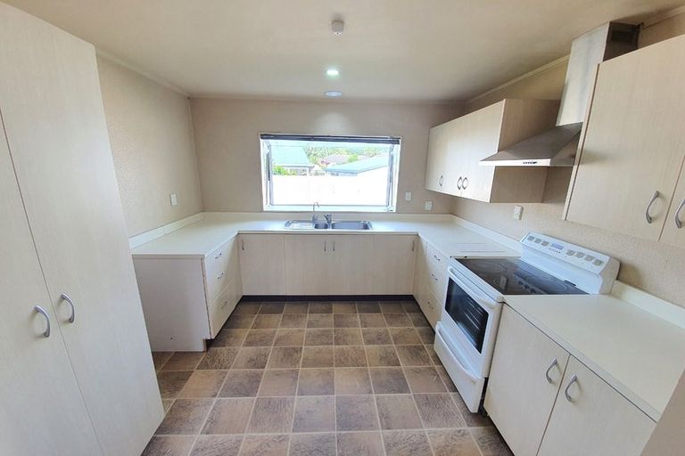 Photo of property in 2/4 South Street, Papakura, 2110