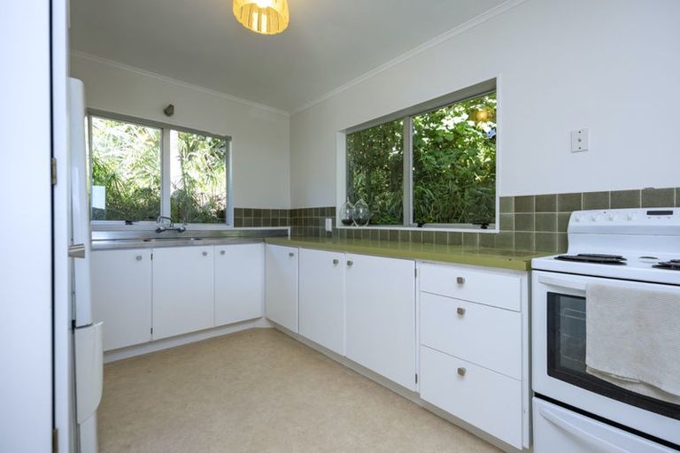 Photo of property in 22 Beach Valley Road, Piha, 0772