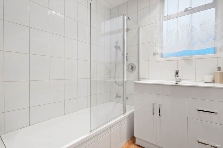 Photo of property in 64 Old Wairoa Road, Papakura, 2110