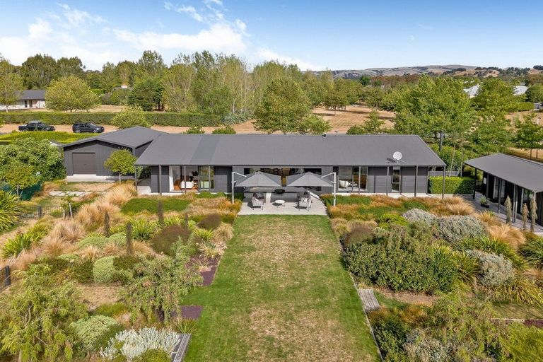 Photo of property in 7 Fairway Drive, Martinborough, 5711