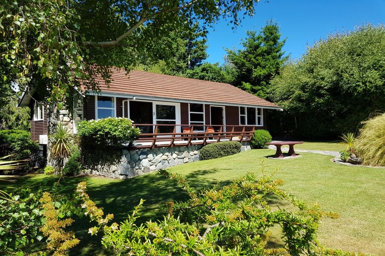 Photo of property in 1 Pioneer Drive, Lake Tekapo, 7999