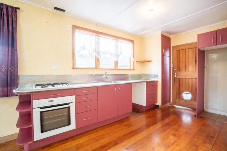 Photo of property in 128 Roberts Line, Kelvin Grove, Palmerston North, 4414