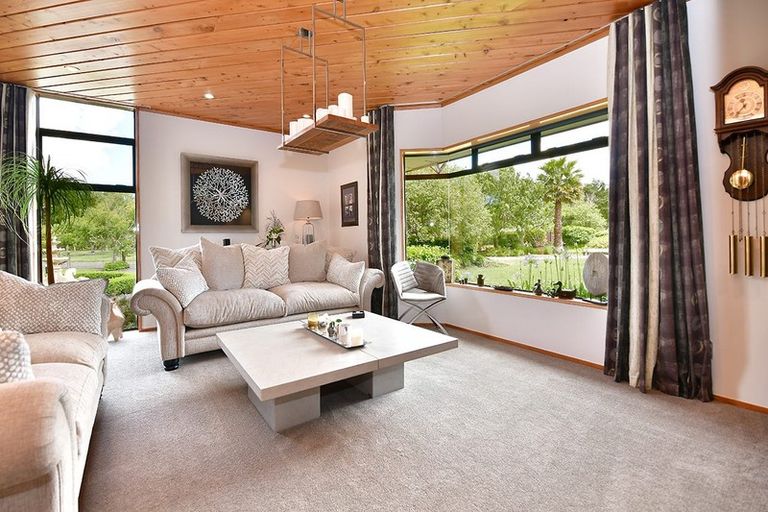 Photo of property in 155 Taupaki Road, Taupaki, Henderson, 0782