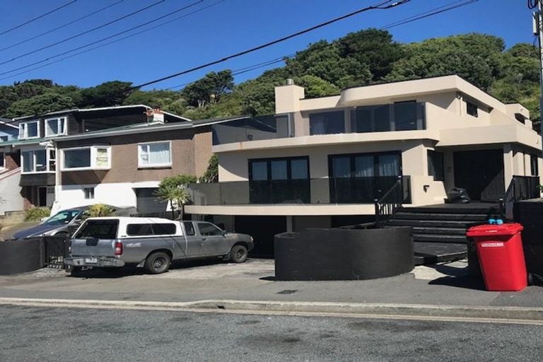 Photo of property in 75 Mantell Street, Seatoun, Wellington, 6022