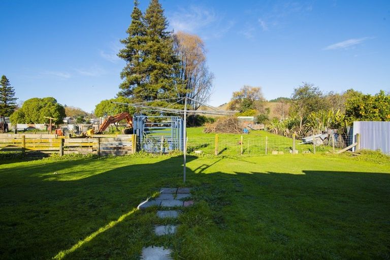 Photo of property in 10 Kipling Road, Te Karaka, 4022
