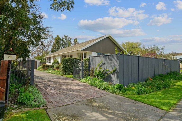 Photo of property in 28 Oldham Crescent, Halswell, Christchurch, 8025