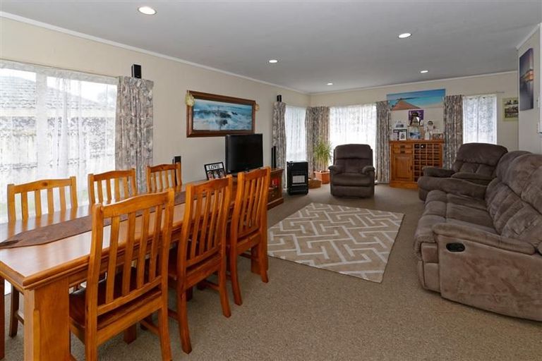 Photo of property in 8 Raleigh Avenue, Fairview Downs, Hamilton, 3214