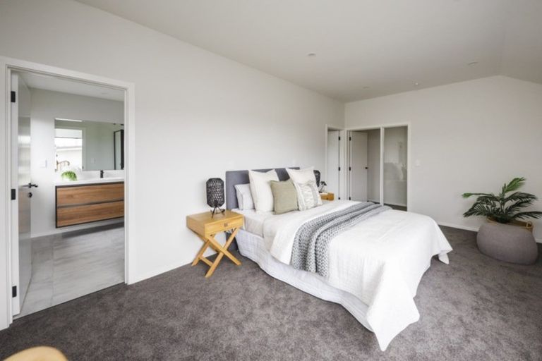 Photo of property in 20 Coutts Way, Fitzherbert, Palmerston North, 4410