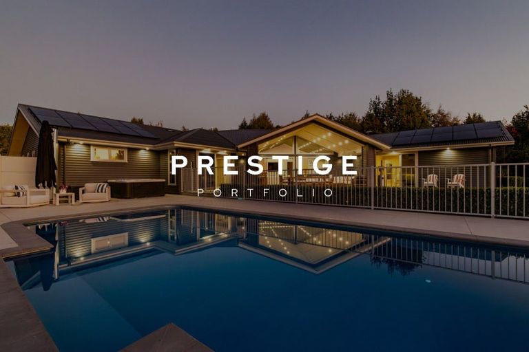 Photo of property in 12 Spur Road, Havelock North, 4130