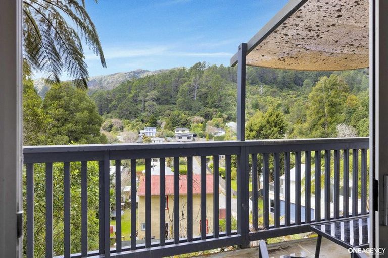 Photo of property in 470c Stokes Valley Road, Stokes Valley, Lower Hutt, 5019