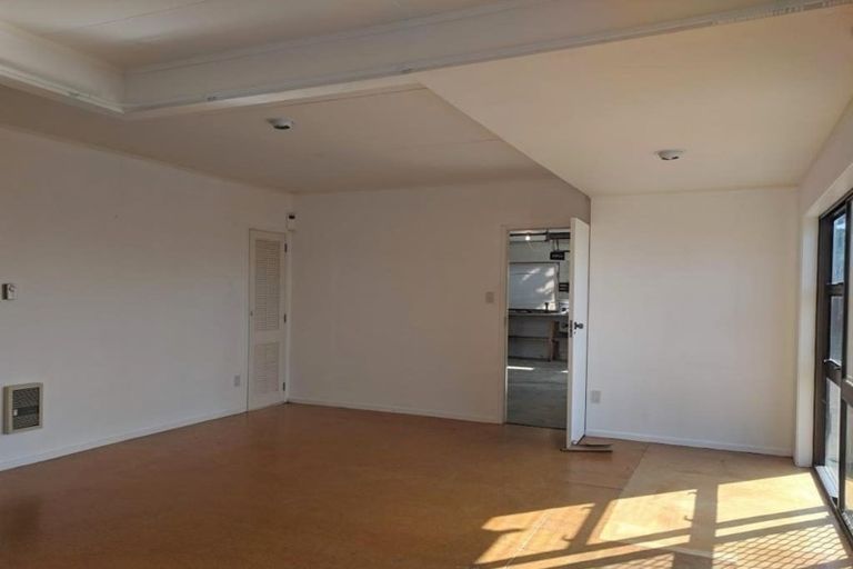 Photo of property in 4 Robin Lane, Browns Bay, Auckland, 0630