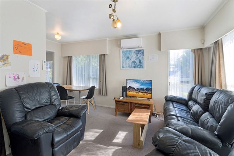 Photo of property in 28 Glynnbrooke Street, Te Atatu South, Auckland, 0610