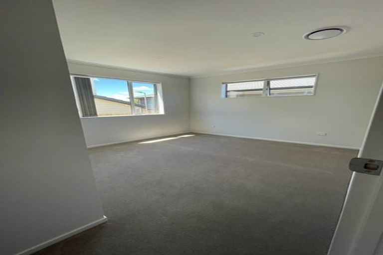 Photo of property in 30a Sorrel Crescent, Bucklands Beach, Auckland, 2012