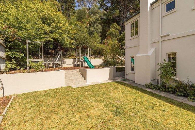 Photo of property in 16 Basil Place, Mount Pleasant, Christchurch, 8081