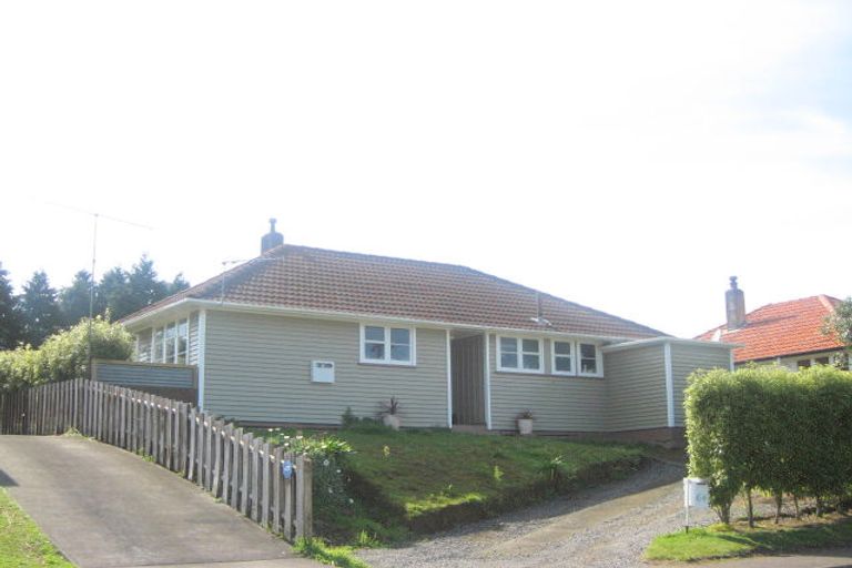 Photo of property in 64 Parsons Street, Frankleigh Park, New Plymouth, 4310