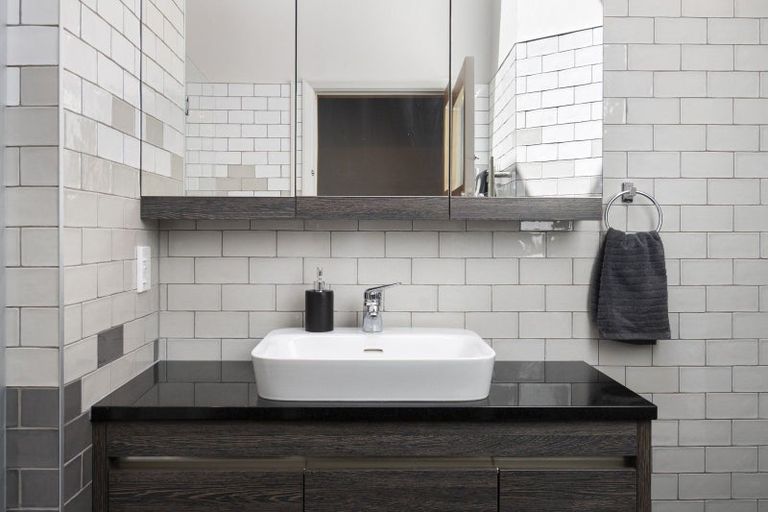 Photo of property in 24 Limbrick Street, Terrace End, Palmerston North, 4410