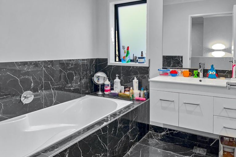 Photo of property in 7 Seafarer Crescent, Stanmore Bay, Whangaparaoa, 0932