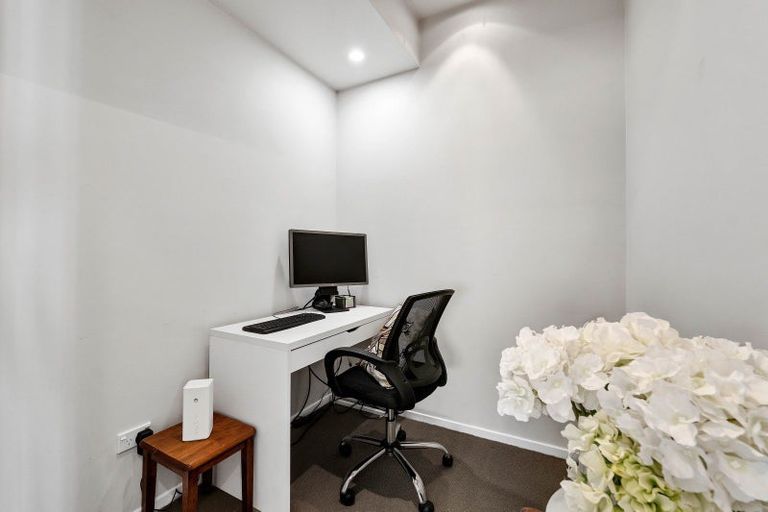 Photo of property in 14a Arawa Street, Welbourn, New Plymouth, 4312