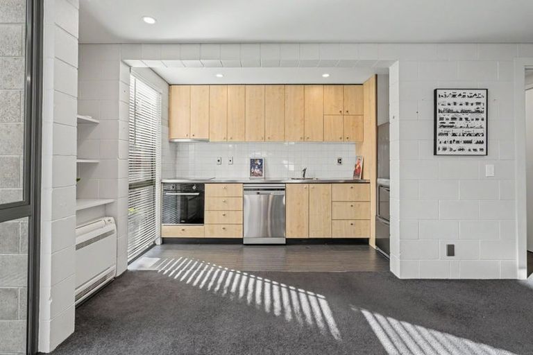 Photo of property in 2/868 Colombo Street, Christchurch Central, Christchurch, 8013