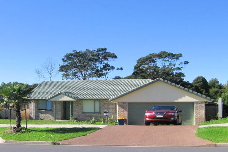 Photo of property in 52 San Valentino Drive, Henderson, Auckland, 0612