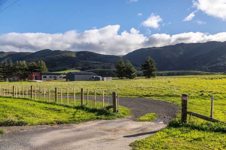 Photo of property in 370 Western Lake Road, Western Lake, Featherston, 5773