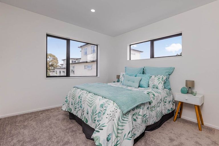 Photo of property in 7b Gladfield Lane, Te Atatu Peninsula, Auckland, 0610