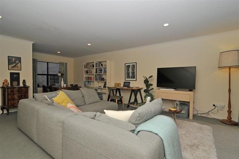 Photo of property in 85 Hill Street, Thorndon, Wellington, 6011