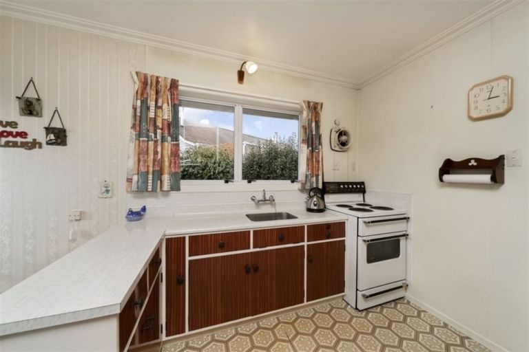 Photo of property in 14 Davidson Street, Hawera, 4610