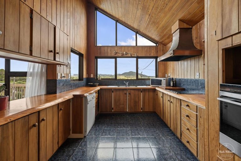 Photo of property in 37 Whaka Street, Maungaturoto, 0520