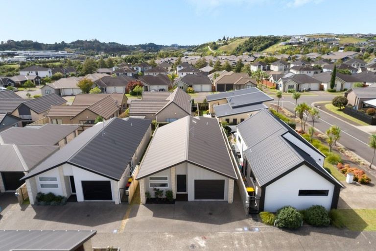 Photo of property in 15 Capstan Close, Pyes Pa, Tauranga, 3112