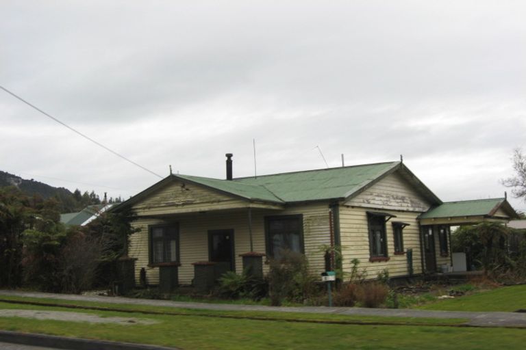 Photo of property in 4 Seddon Street, Runanga, 7803