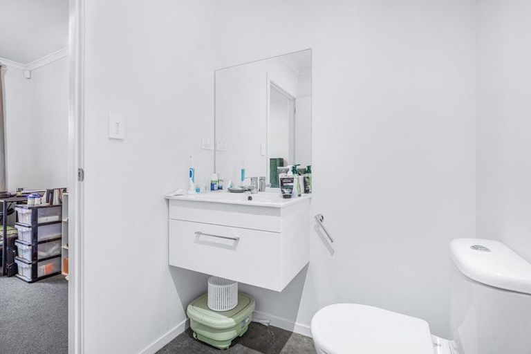 Photo of property in 2/3 June Place, Hamilton East, Hamilton, 3216