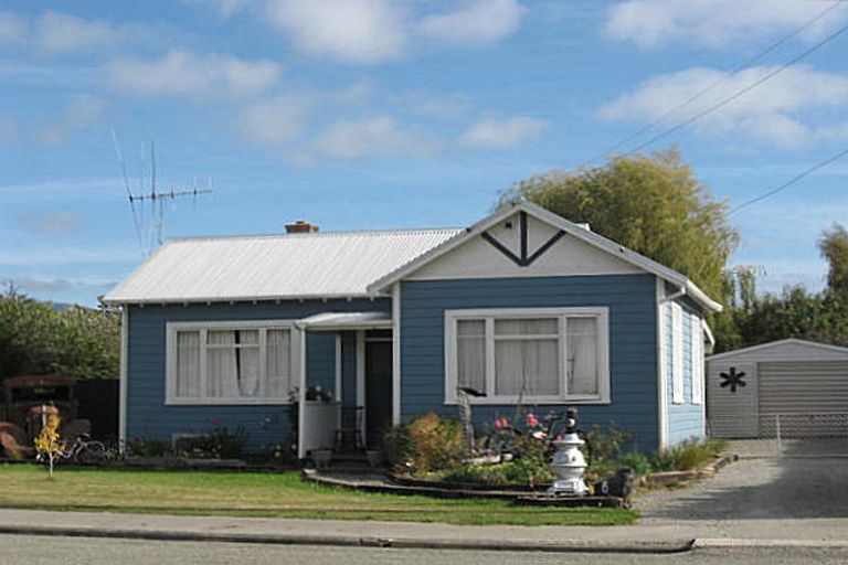 Photo of property in 6 Edward Street, Waimate, 7924