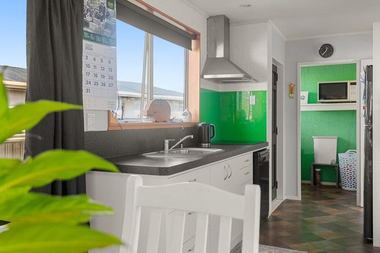 Photo of property in 77 Herbert Avenue, Cloverlea, Palmerston North, 4412