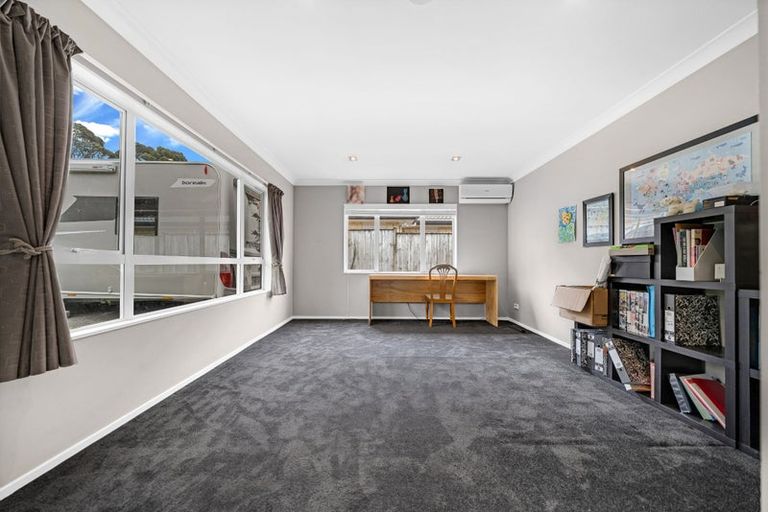 Photo of property in 28 Franshell Crescent, East Tamaki, Auckland, 2013