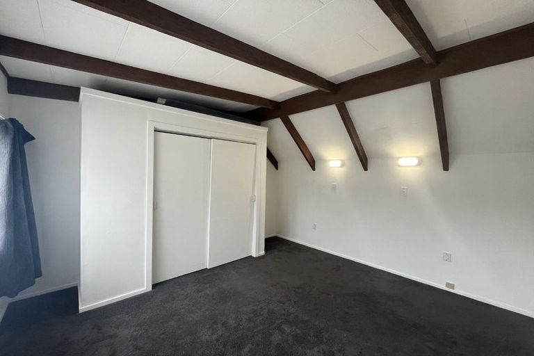 Photo of property in 2 Mervyn Place, Plimmerton, Porirua, 5026