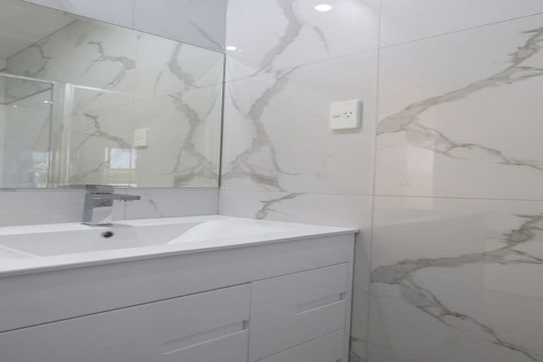 Photo of property in 393 West Coast Road, Glen Eden, Auckland, 0602