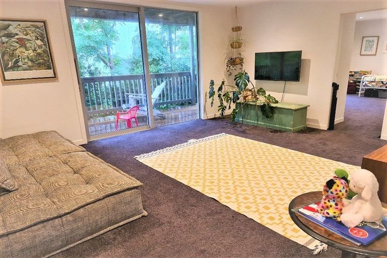 Photo of property in 1/14 Rothesay Bay Road, Rothesay Bay, Auckland, 0630